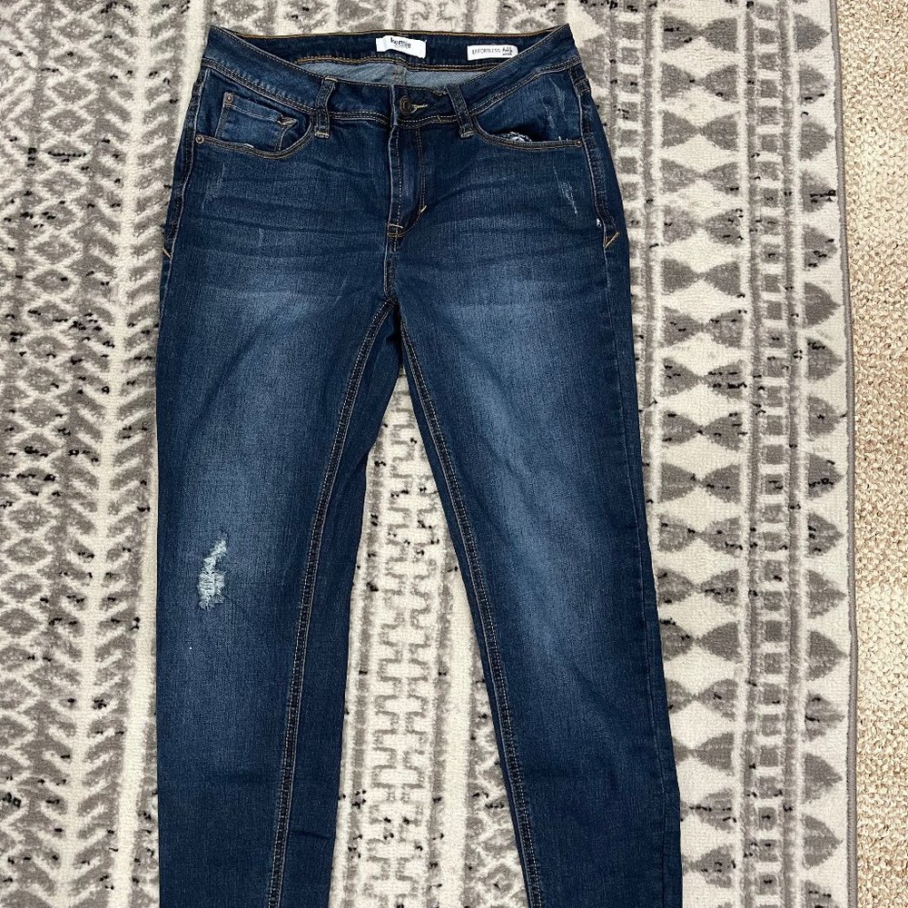 Kensie dark wash skinny jeans